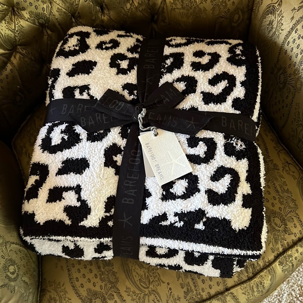Barefoot Dreams In The Wild Blanket Brand New With Tags